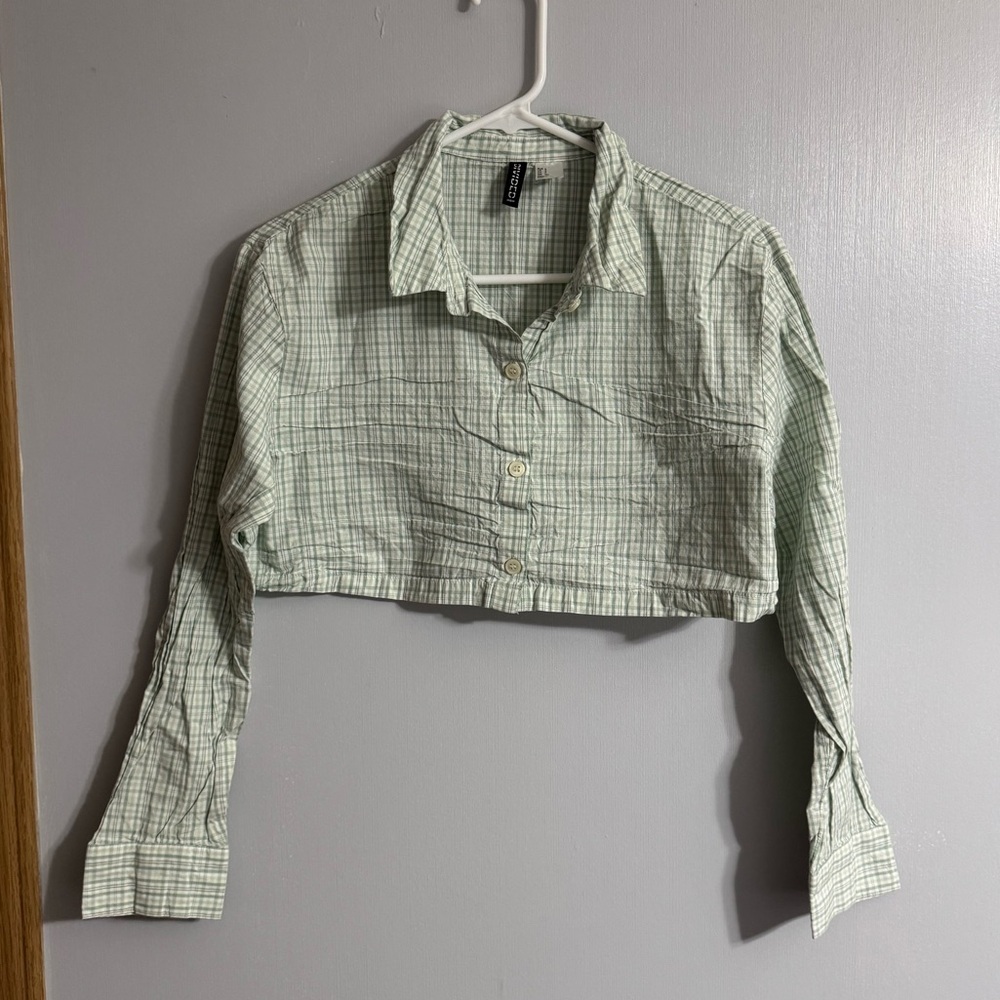 H&M Light Green Plaid Cropped Button Down Shirt Size Small